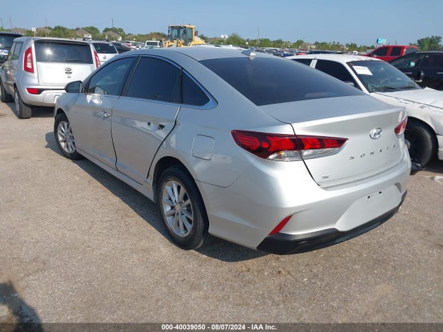 Hyundai SONATA SE 2018 5NPE24AFXJH720923 Image 3