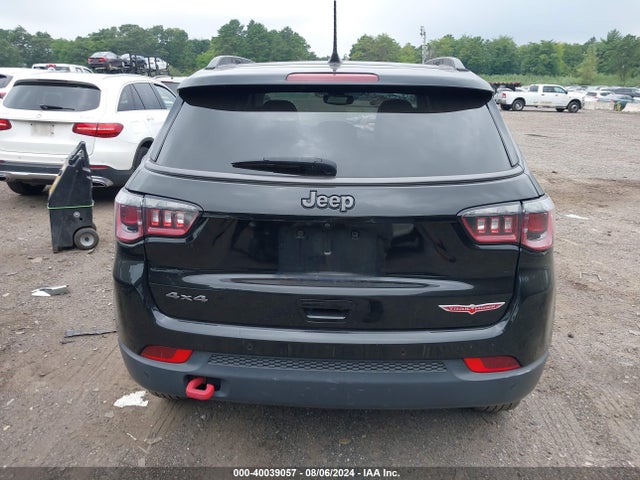 3C4NJDDB7JT187540 Jeep Compass Trailhawk 4x4