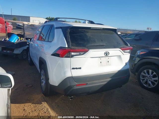 Toyota RAV4 LE 2021 2T3F1RFV4MC228875 Image 3
