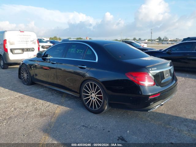 WDDZF4JBXKA685589 Mercedes-Benz E 300