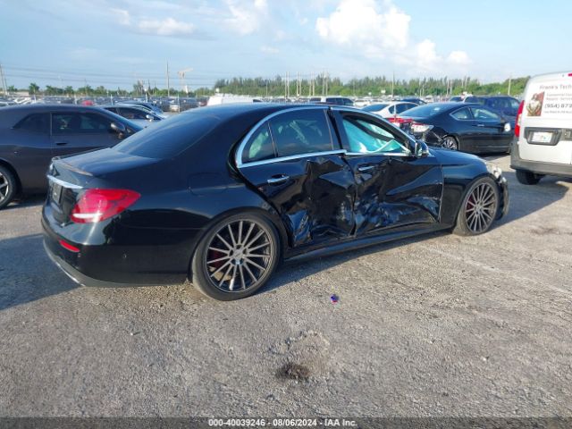 WDDZF4JBXKA685589 Mercedes-Benz E 300