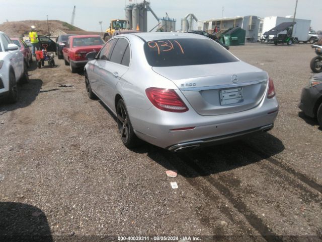 2017 MERCEDES-BENZ E 300 WDDZF4JB4HA079309 Photo 2
