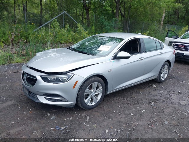 Buick Regal Sportback Preferred 2018 W04GL6SX0J1108272 Image 2