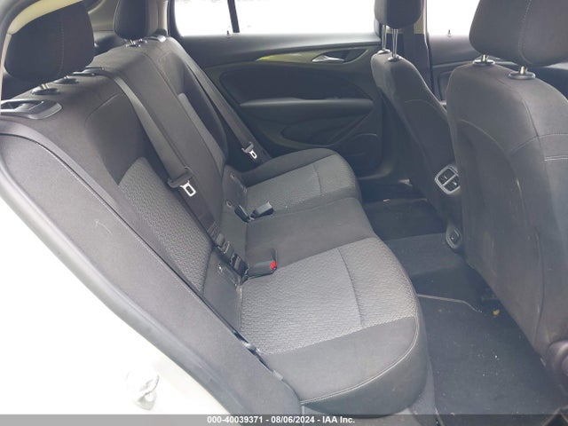Buick Regal Sportback Preferred 2018 W04GL6SX0J1108272 Image 8