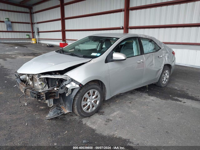 Toyota COROLLA L 2018 2T1BURHE4JC053874 Image 2