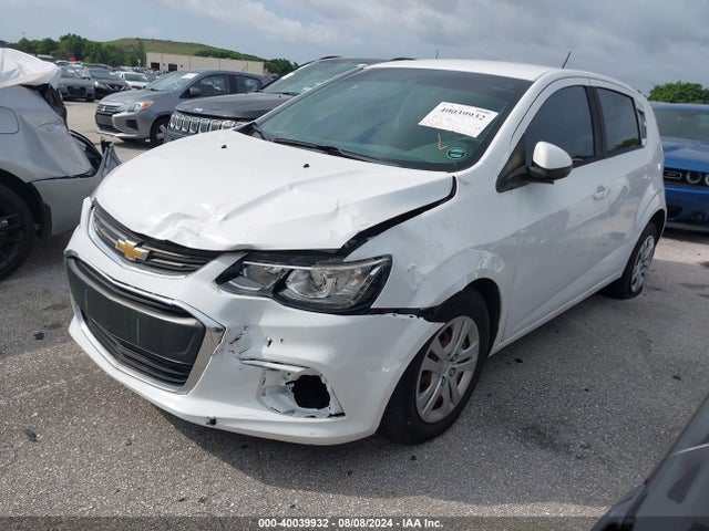 Chevrolet Sonic Lt Auto 2017 1G1JG6SH7H4143823 Image 2