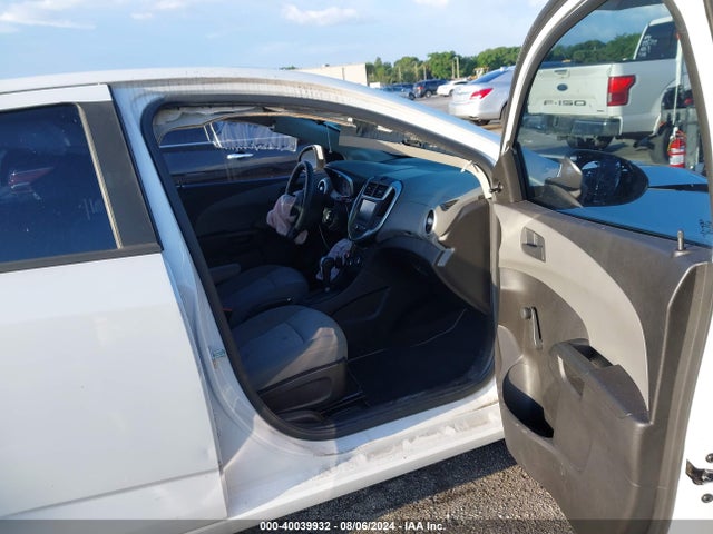 Chevrolet Sonic Lt Auto 2017 1G1JG6SH7H4143823 Image 5