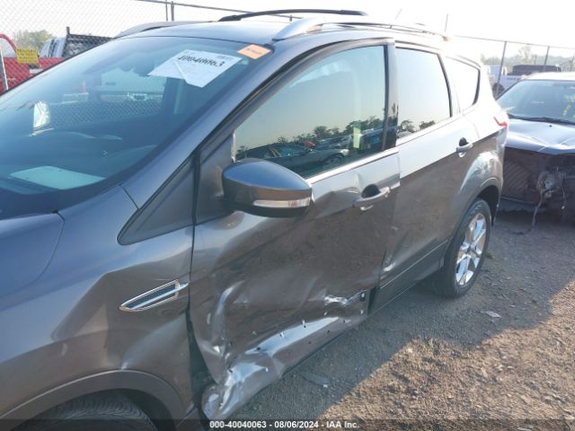 1FMCU9J90EUA12065 Ford Escape Titanium