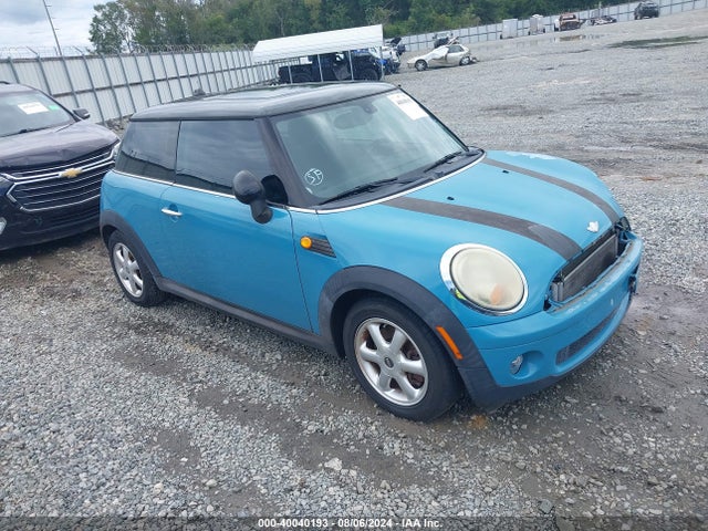 2008 MINI COOPER WMWMF33598TU64369 Photo 0