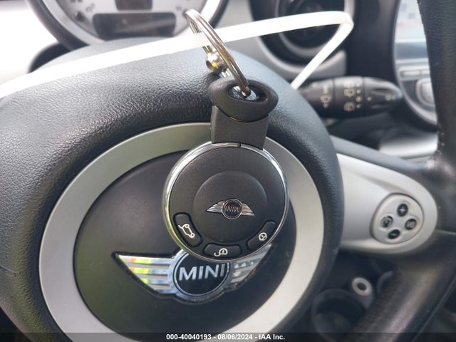 2008 MINI COOPER WMWMF33598TU64369 Photo 10