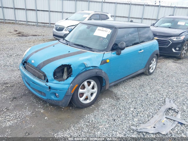 2008 MINI COOPER WMWMF33598TU64369 Photo 1