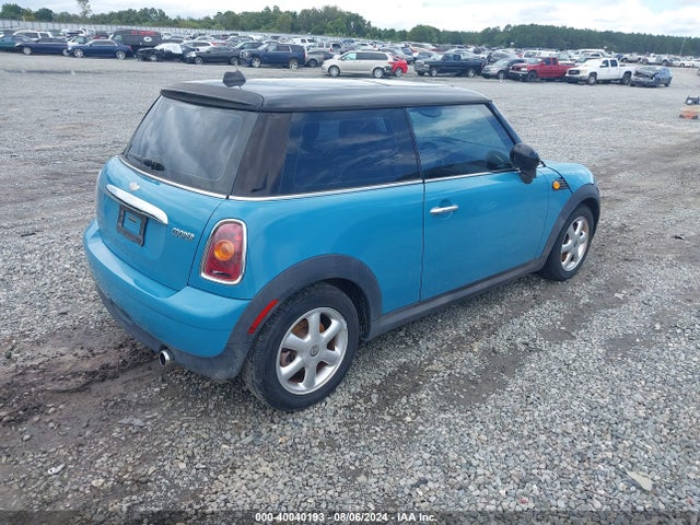 2008 MINI COOPER WMWMF33598TU64369 Photo 3