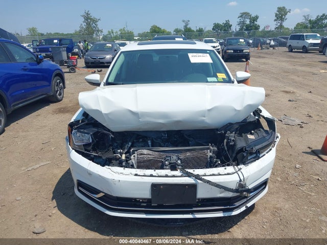 Volkswagen Passat 2.0t Se 2018 1VWBA7A39JC023801 Image 12