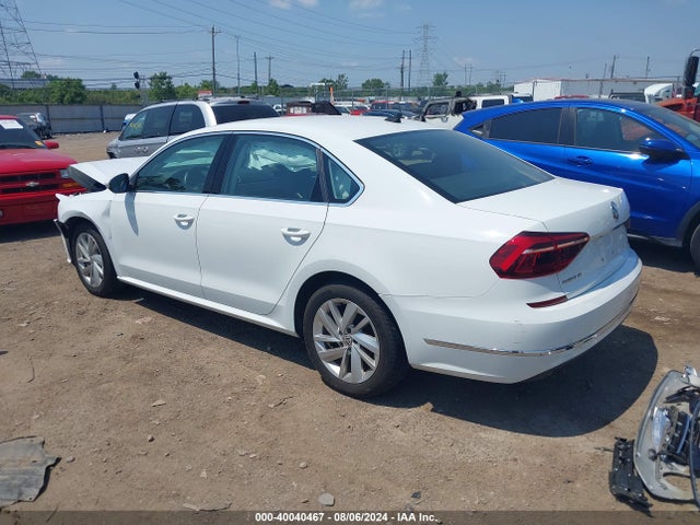 1VWBA7A39JC023801 Volkswagen Passat 2.0t Se