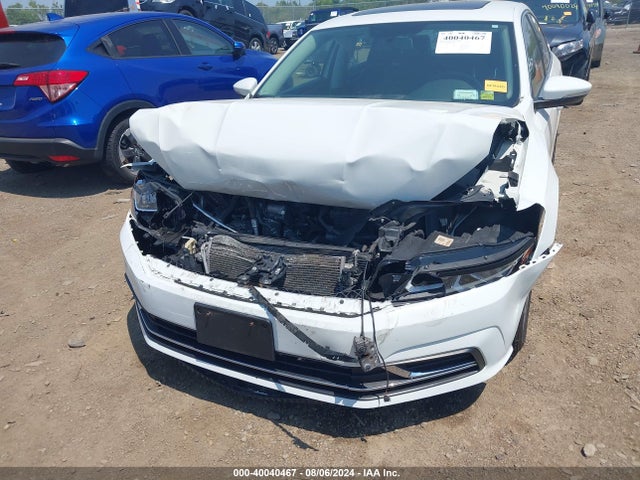 1VWBA7A39JC023801 Volkswagen Passat 2.0t Se
