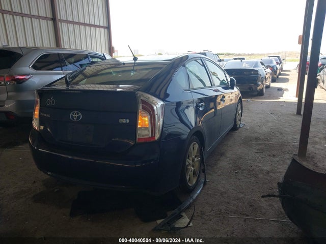 Toyota Prius Two 2014 JTDKN3DU7E0375027 Image 4