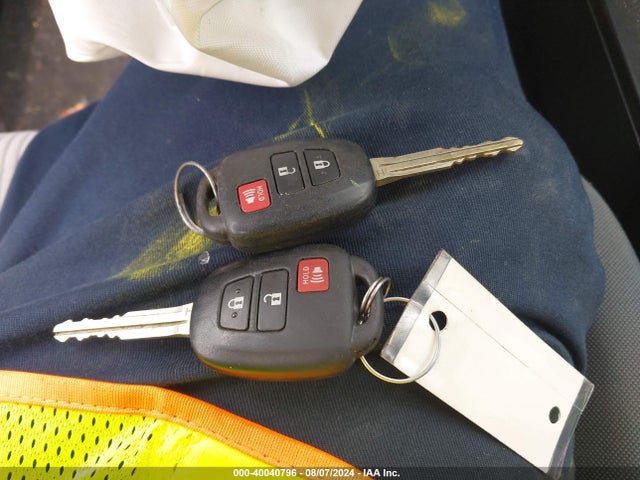 Toyota RAV4 LE 2014 JTMBFREV3ED072813 Image 11
