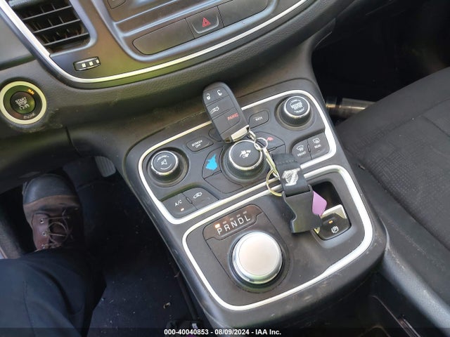 1C3CCCABXGN123473 Chrysler 200 Limited