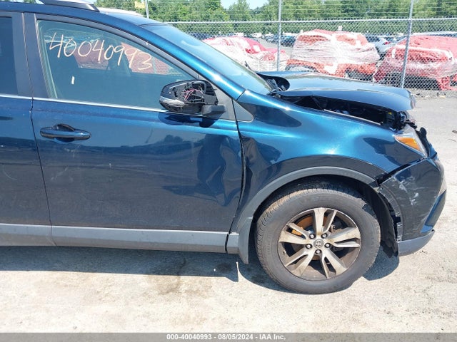 Toyota Rav4 Xle 2018 JTMRFREV6JJ726391 Image 17