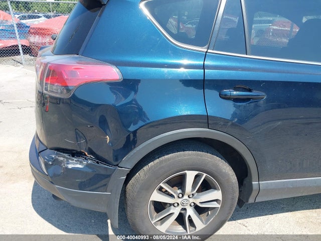 Toyota Rav4 Xle 2018 JTMRFREV6JJ726391 Image 18