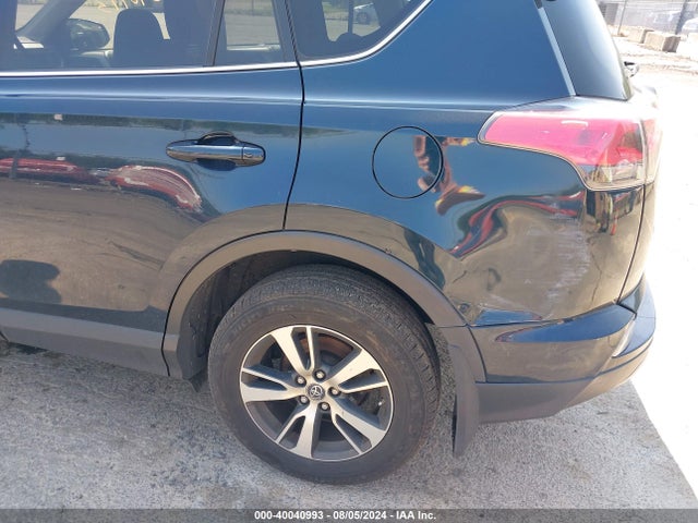 Toyota Rav4 Xle 2018 JTMRFREV6JJ726391 Image 19