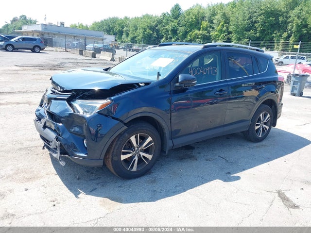 Toyota Rav4 Xle 2018 JTMRFREV6JJ726391 Image 2