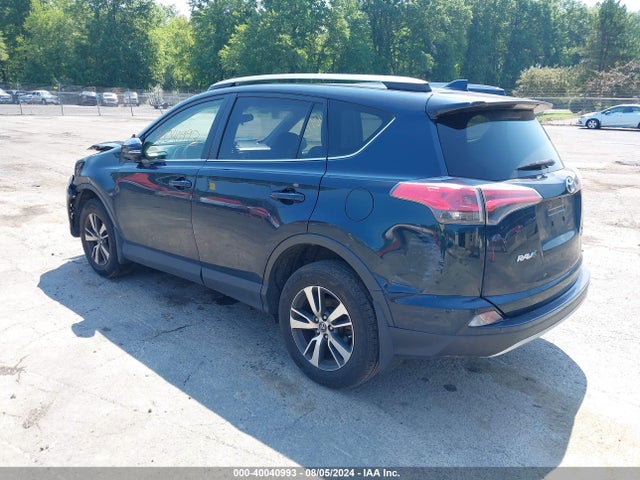 Toyota Rav4 Xle 2018 JTMRFREV6JJ726391 Image 3