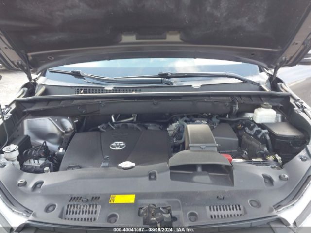5TDJZRFH5JS898122 Toyota Highlander Xle