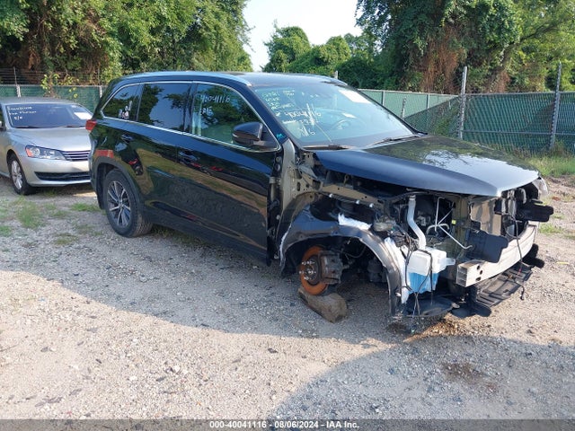 Toyota Highlander Xle 2018 5TDJZRFH4JS554717 Image 1