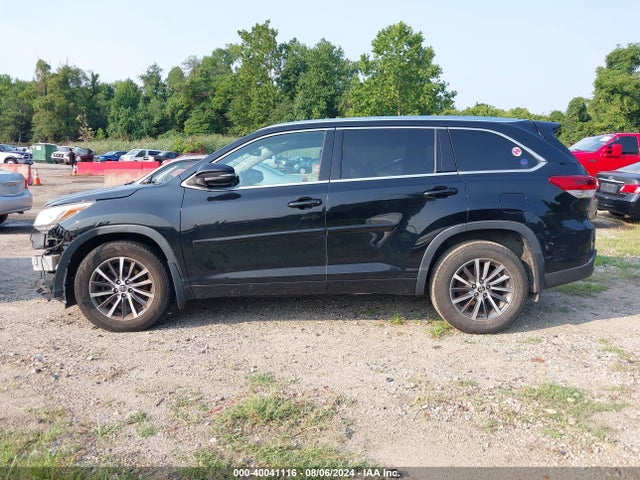 Toyota Highlander Xle 2018 5TDJZRFH4JS554717 Image 15