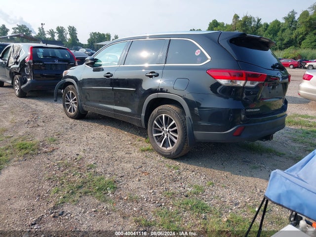 Toyota Highlander Xle 2018 5TDJZRFH4JS554717 Image 3