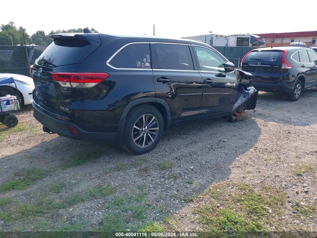 Toyota Highlander Xle 2018 5TDJZRFH4JS554717 Image 4