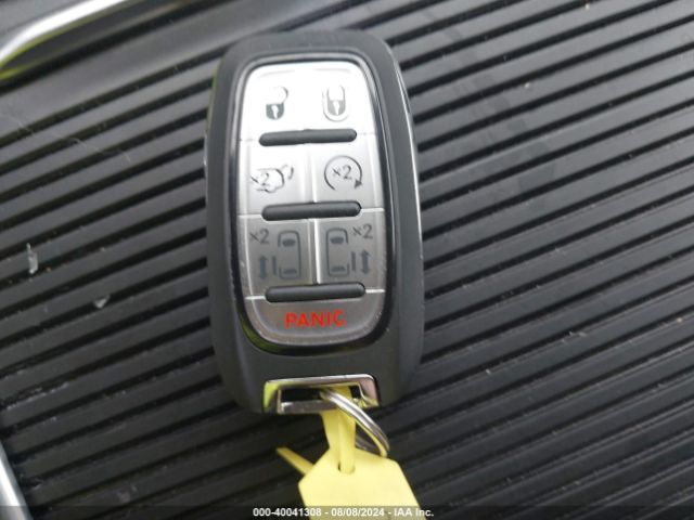 2023 CHRYSLER PACIFICA HYBRID 2C4RC1S77PR569636 Photo 10