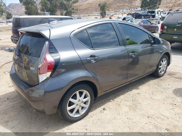 Toyota Prius C Four 2015 JTDKDTB33F1112705 Image 4