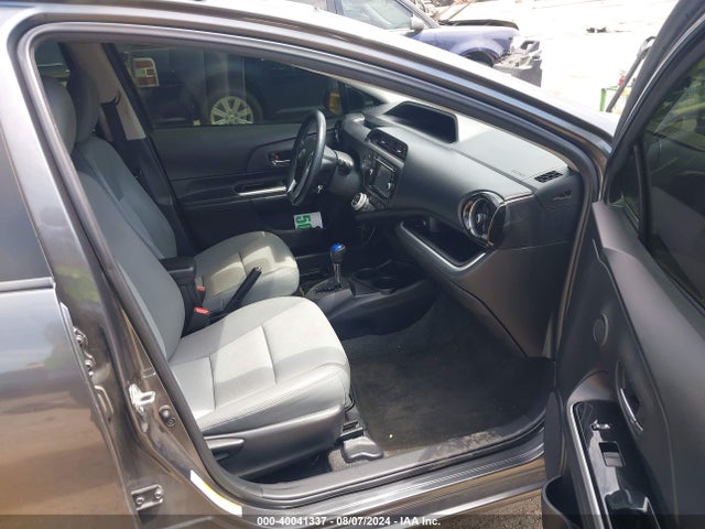 Toyota Prius C Four 2015 JTDKDTB33F1112705 Image 5