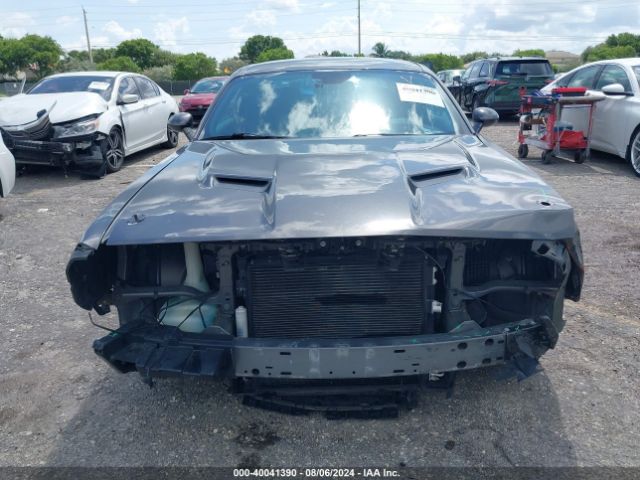 2C3CDZAT2FH894798 Dodge Challenger R/t