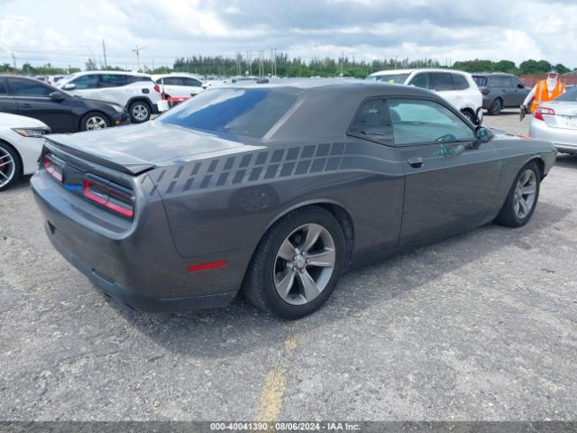 2C3CDZAT2FH894798 Dodge Challenger R/t
