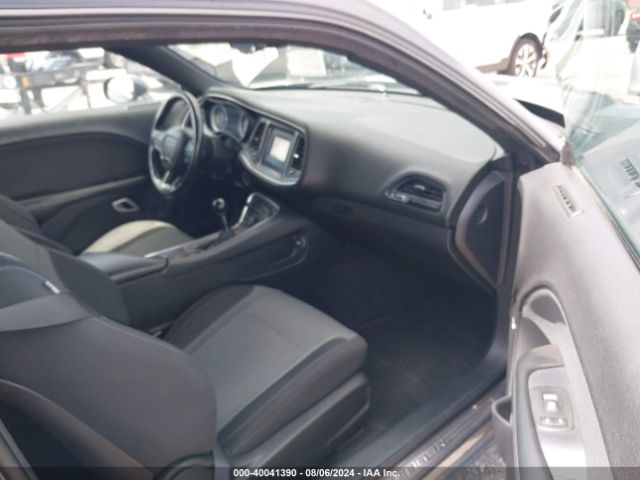 2C3CDZAT2FH894798 Dodge Challenger R/t