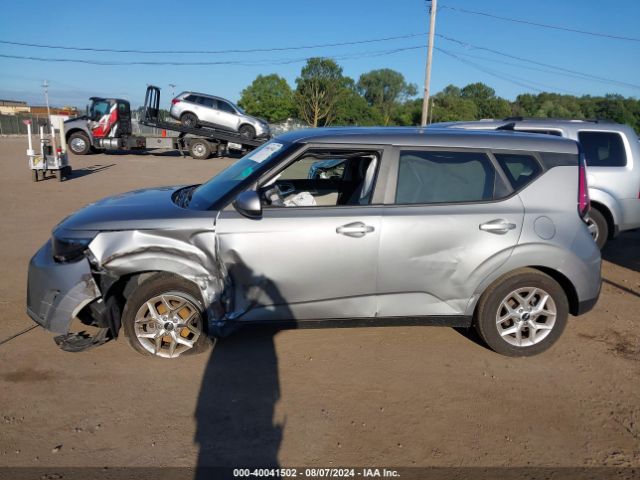 KNDJ23AU1P7867295 KIA SOUL LX