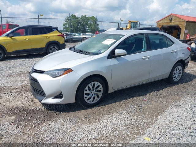 Toyota COROLLA LE 2017 2T1BURHE7HC839775 Image 2