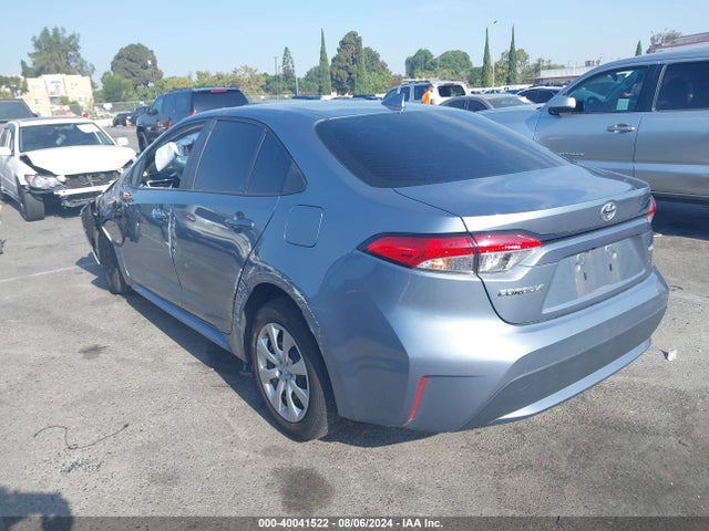 Toyota COROLLA LE 2021 5YFEPMAEXMP209356 Image 3