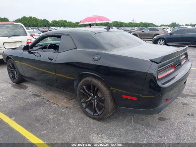 2C3CDZAGXJH229157 Dodge Challenger Sxt