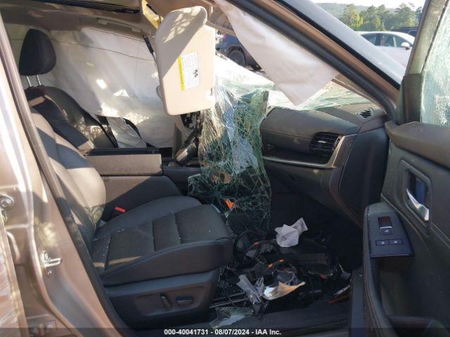 JN8BT3CA6PW010629 Nissan Rogue Sl Fwd