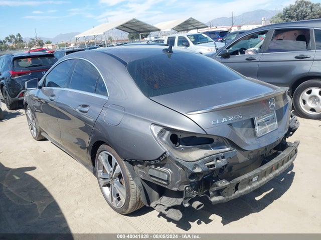 Mercedes-Benz CLA 250 2018 WDDSJ4EB5JN536878 Image 3