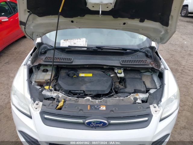 1FMCU0GX6GUA36200 Ford ESCAPE SE