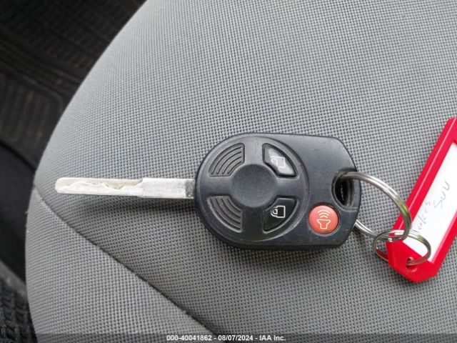 1FMCU0GX6GUA36200 Ford ESCAPE SE