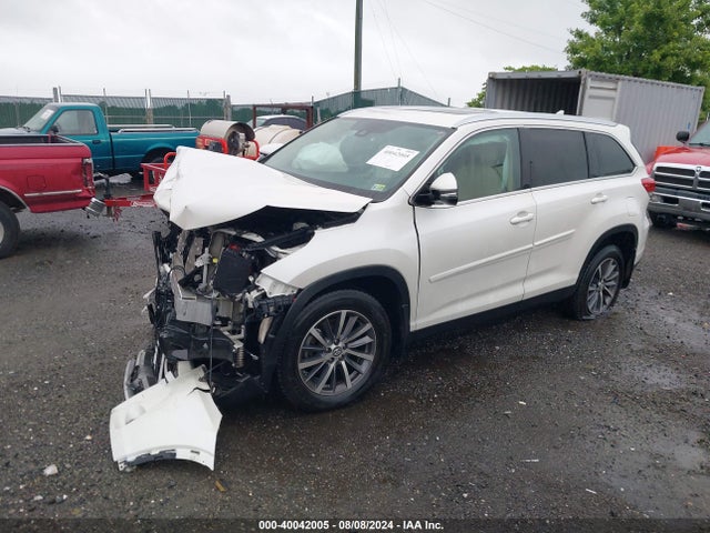 Toyota Highlander Xle 2019 5TDJZRFHXKS597511 Image 2
