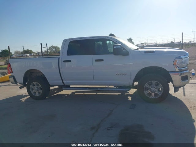 3C6UR5DJ0PG610906 RAM 2500 Big Horn  4x4 6'4 Box