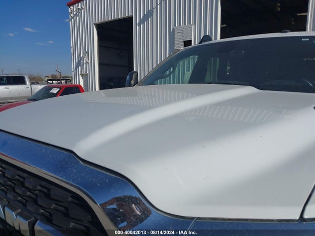 3C6UR5DJ0PG610906 RAM 2500 Big Horn  4x4 6'4 Box