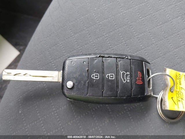 5XYPGDA30GG044160 KIA Sorento 2.4l Lx
